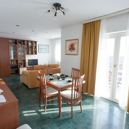 Apartment Dajana *