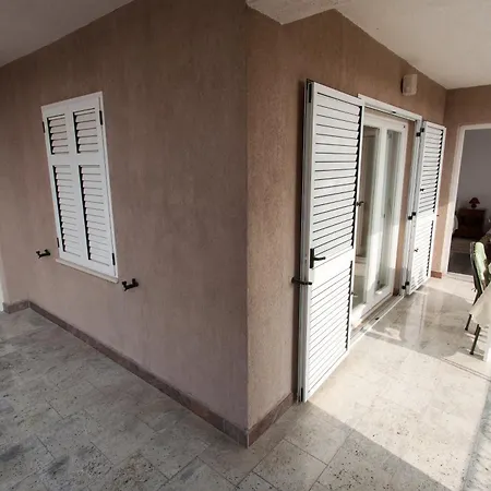 Apartment Dajana *